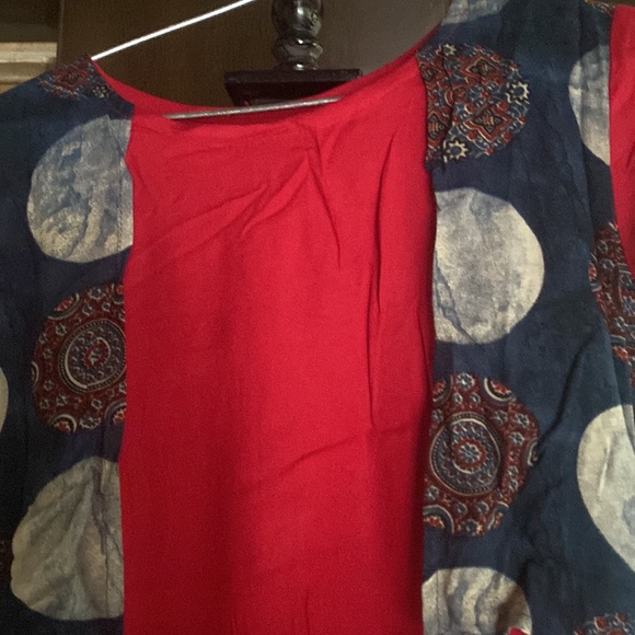 Red solid kurti jacket style for women - Picture 6 of 7